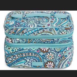 NWOT Vera Bradley Daisy dot paisley jewelry case!